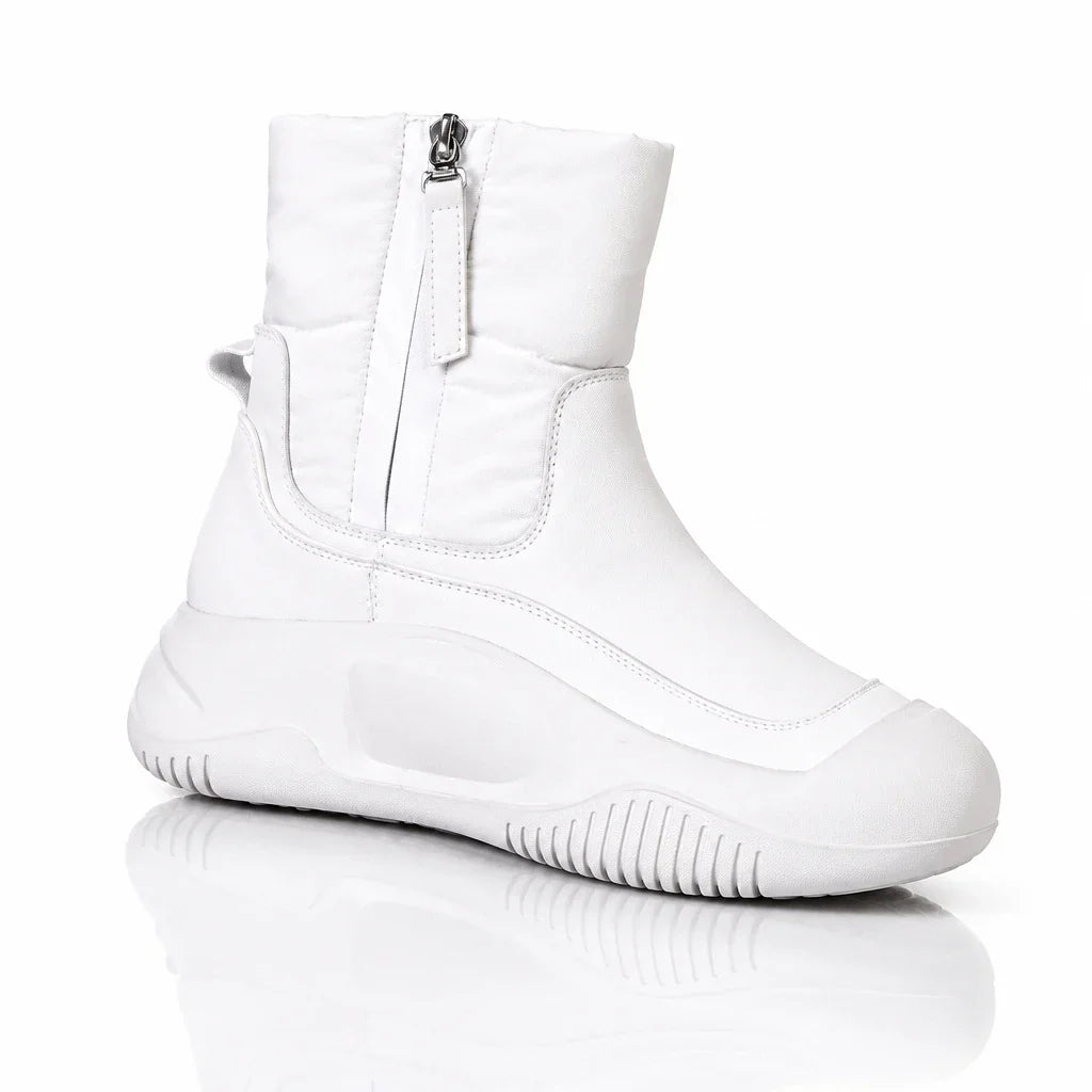 Women's quilted winter ankle boots with plush lining and side zip